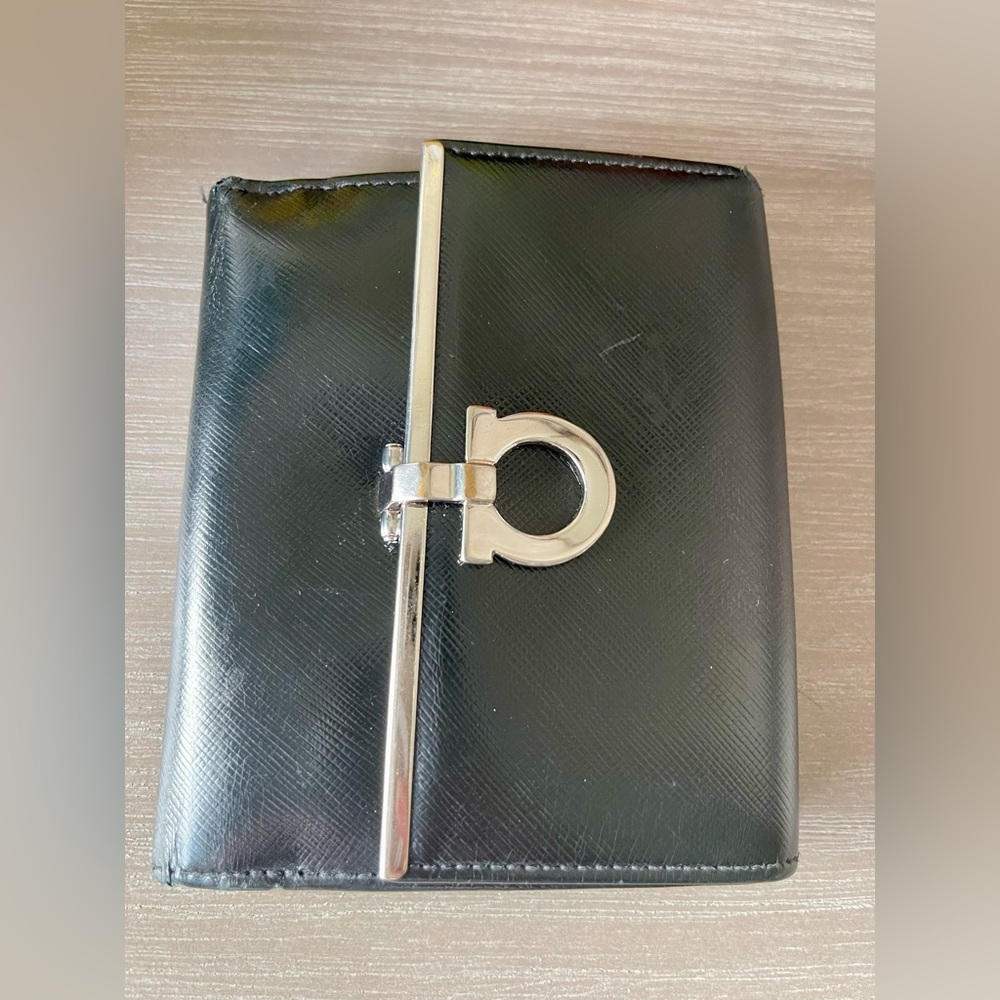 Vintage Salvatore Ferragamo Black Leather Bifold Unisex Wallet